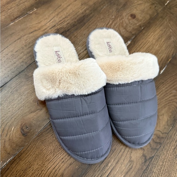 Kooba Women's Slippers - Picture 2 of 5